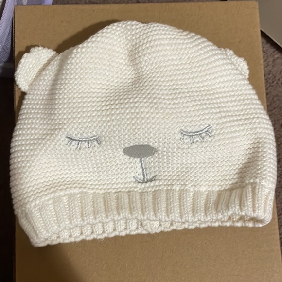 Baby bear knit beanie and mitten set size 0-12months - Picture 2 of 4